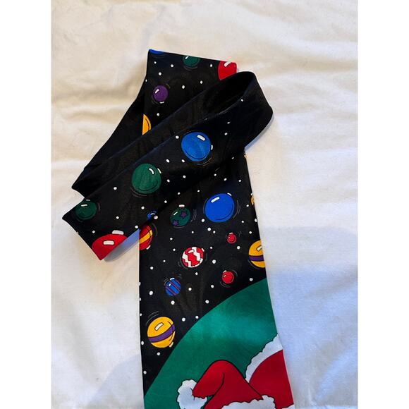 Hallmark Specialties Men's Black Santa Playing Golf Christmas Neck Tie - Picture 3 of 5